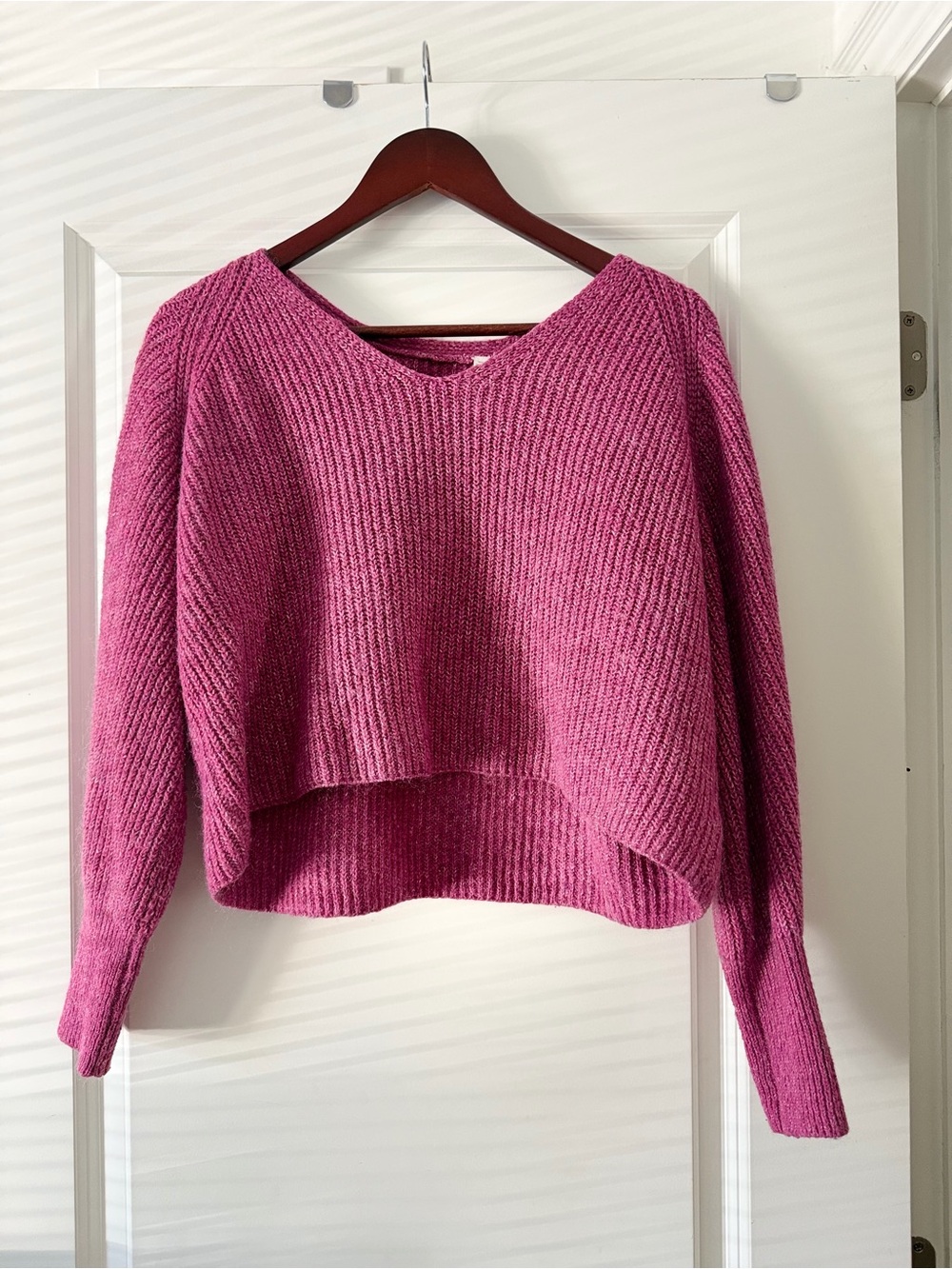 Women’s V-Neck Cropped Knit Sweater